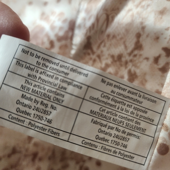 Guess faux fur/faux leather vest Very similar to the cover photo vest. Sz XL - Picture 6 of 8